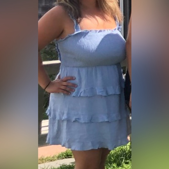 Lulus tiered shirred light blue dress. Great condition! - Picture 3 of 5